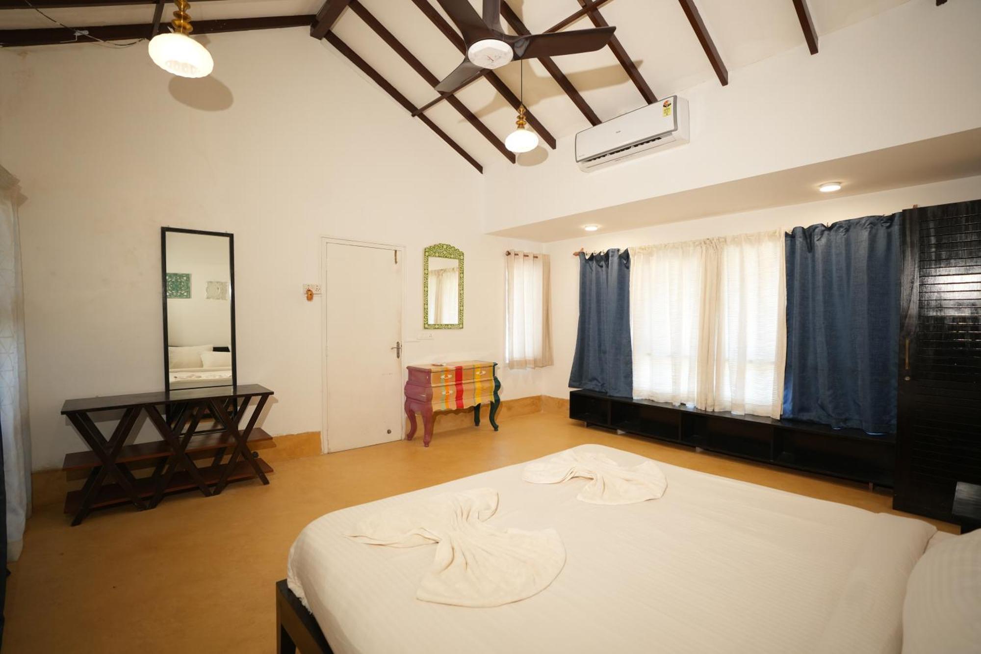Villa M - Solitude 2 Candolim Goa 3Bhk, Pool Facing, Near Beach, Free Breakfast, Free Wifi And Prime Location Luaran gambar
